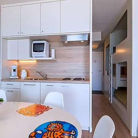 Modern With Sea View And Garage Middelkerke